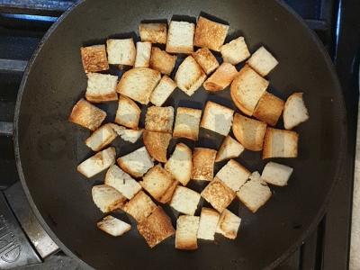 Vegetariškas žirnių sriubos tyrė su skrudinta duona Žingsnis 3