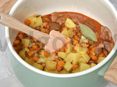 Daržovių troškinys su vištienos subproduktais Žingsnis 2