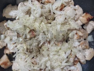 Švelni vištiena grietinės-pieno padaže Žingsnis 1