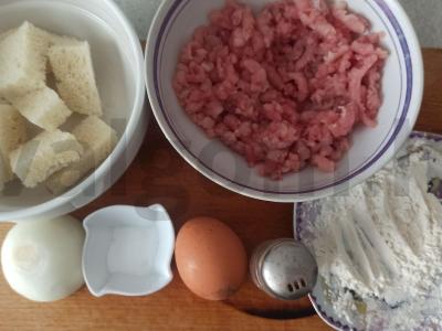 Sultingi kiaulienos kotletai su prieskoniais Žingsnis 1