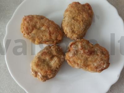 Sultingi kiaulienos kotletai su prieskoniais pagrindine nuotrauka