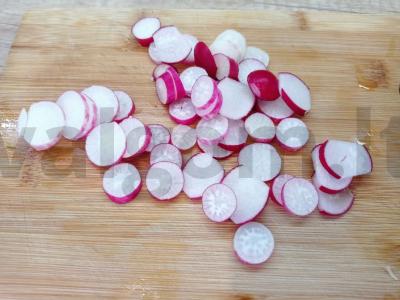 Pavasarinis vitaminų salotas su špinatais ir ridikėliais Žingsnis 4