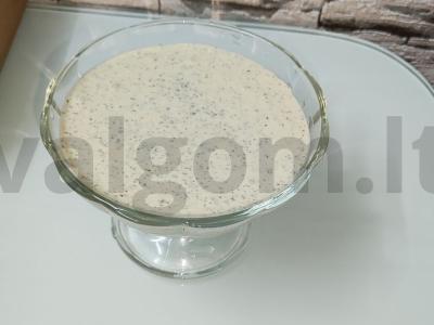 Riešutų padažas su prieskoniais pagrindine nuotrauka