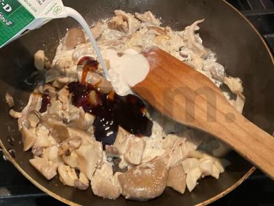 Makaronai su pievagrybiais terijaki padažu Žingsnis 4