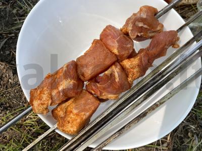 Šašlykas iš kiaulienos kaklo su svogūnais ir prieskoniais Žingsnis 6