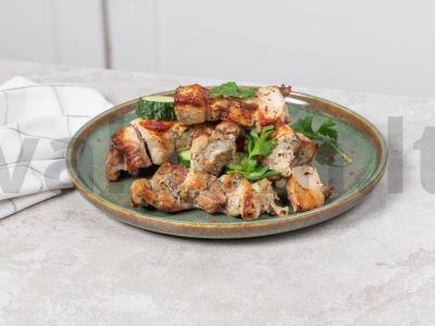 Kiaulienos šašlykas, paruoštas oro grilyje pagrindine nuotrauka