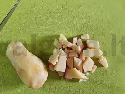 Bulvių salotas su žirneliais ir burokėliais Žingsnis 1