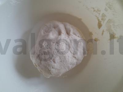 Nesaldus tešla virtiniams ir mantams Žingsnis 6