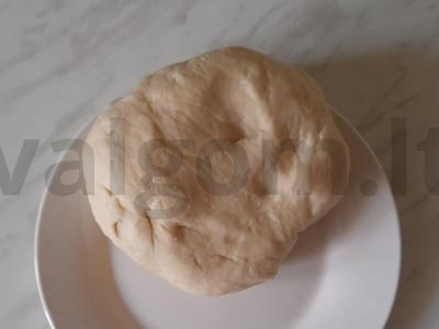 Nesaldus tešla virtiniams ir mantams pagrindine nuotrauka