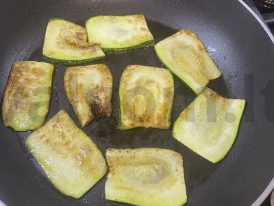 Kepti cukinijos su įdaru Žingsnis 2