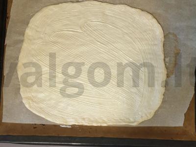 Pica su tunu ir kukurūzais Žingsnis 1