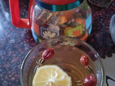 Žolelių arbata pagrindine nuotrauka