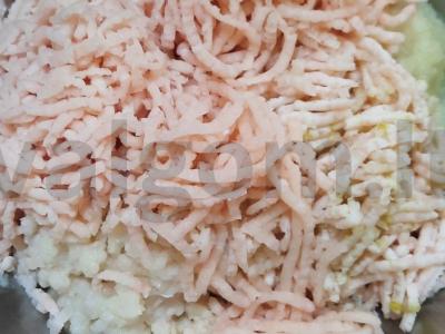 Namų kiaulienos faršas su svogūnais ir lašiniais Žingsnis 3