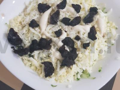 Salotos su džiovintais abrikosais pagrindine nuotrauka