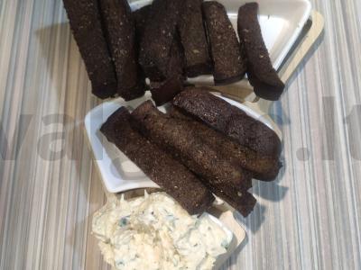 Greita užkanda prie alaus su česnako padažu pagrindine nuotrauka