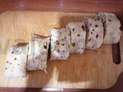 Tortilija su krabų lazdelėmis pagrindine nuotrauka