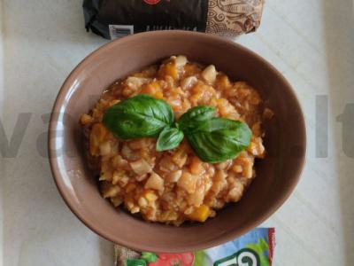 Pievagrybiai su raudonąja lęšių, svogūnais ir morkomis pagrindine nuotrauka