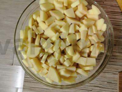 Troškinta bulvė su kiauliena, morkomis ir svogūnais pietums Žingsnis 3