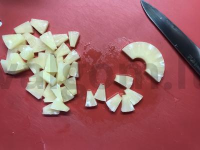 Vištiena su ananasais grietinėlės padaže Žingsnis 2