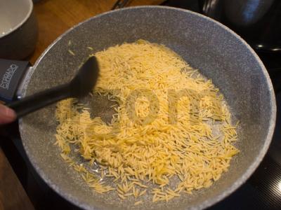 Rizotas iš rizoni su pievagrybiais Žingsnis 1