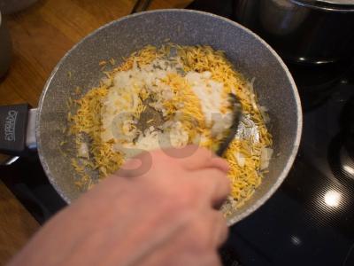 Rizotas iš rizoni su pievagrybiais Žingsnis 3