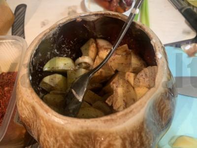 Bulvės puode su šonine ir grietine „Kaip kaime“ Žingsnis 3