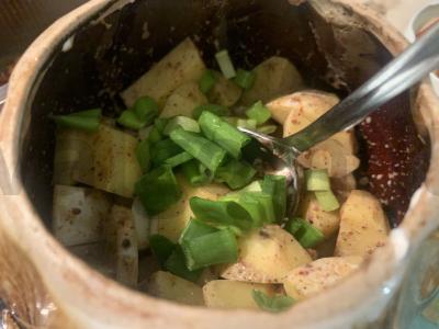 Bulvės puode su šonine ir grietine „Kaip kaime“ Žingsnis 4