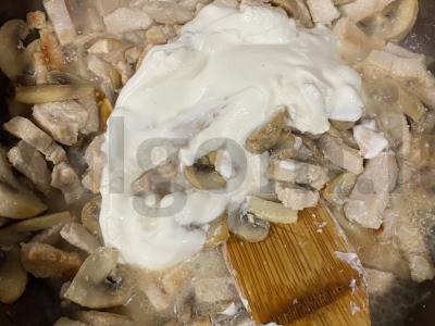 Vištiena su grybais grietinėje Žingsnis 3