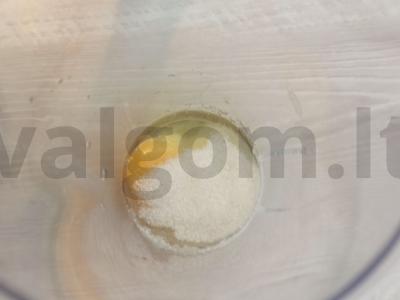 Pyragas su grikiais ir serbentais Žingsnis 2