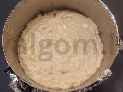 Pyragas su grikiais ir serbentais Žingsnis 6