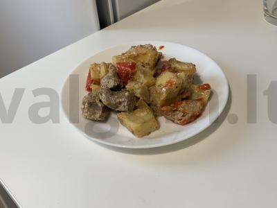 Trojų ingredientų troškinys pagrindine nuotrauka