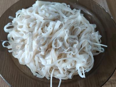 Tom Yum sriuba su ryžių makaronais Žingsnis 4