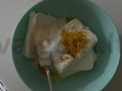 Kokosų keto varškėčiai Žingsnis 1