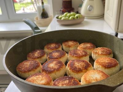 Kokosų keto varškėčiai Žingsnis 3