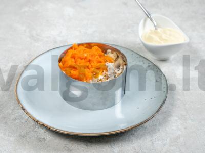 Salotas „Lapės kailis“ su silke ir grybais Žingsnis 3