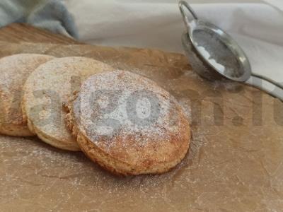 Varškės spurgos orkaitėje pagrindine nuotrauka