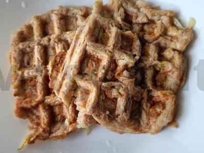 Vieniški cukinijų vafliai su kefyru pagrindine nuotrauka