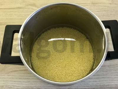 Pšenių košė su medumi ir migdolais Žingsnis 1