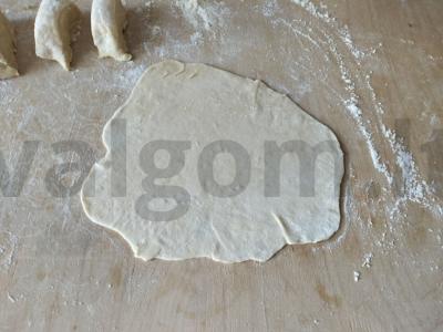 Sultingi čeburekai su vištienos faršu Žingsnis 4