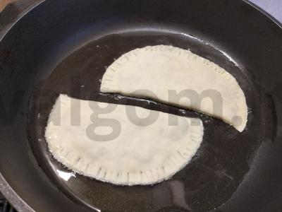 Sultingi čeburekai su vištienos faršu Žingsnis 7