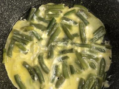 Pupelės, kepamos su kiaušiniais pusryčiams Žingsnis 5