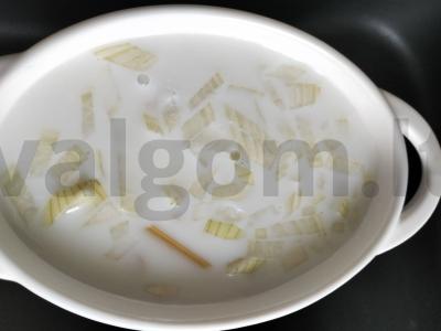 Patiekta makaronai piene Žingsnis 3