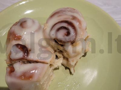 Cinnamon bunai su varškės sūriu pagrindine nuotrauka