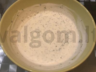 Grietinės padažas pagrindine nuotrauka