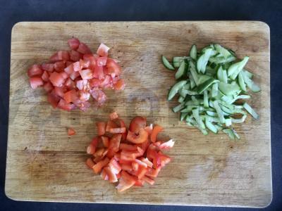 Šiltas salotas su vištiena ir kinoja Žingsnis 4