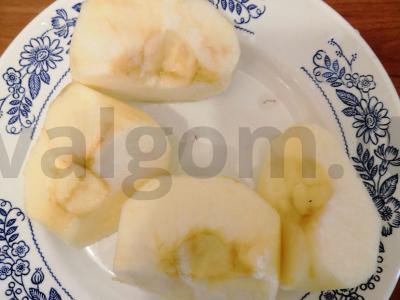 Salotas „Mimoza“ su konservuota upėtakiu ir obuoliu Žingsnis 8