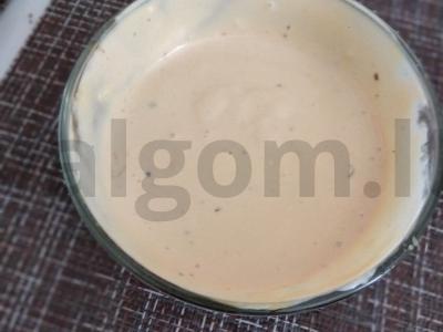 Firminis salotų padažas pagrindine nuotrauka