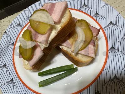 Brusketa su šonine ir lydytu sūriu „Užkandžiai“ Žingsnis 7