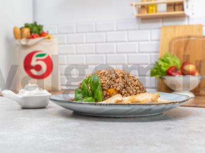 Grikių košė su moliūgu ir vištiena pagrindine nuotrauka