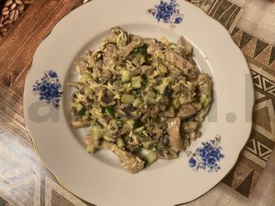 Šiltas salotas „Pachata“ su vištienos filė pagrindine nuotrauka